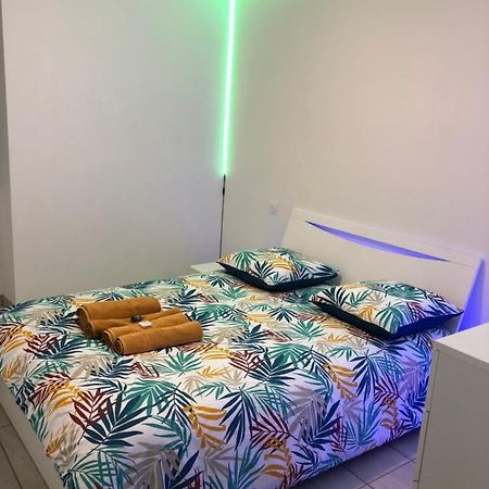 Superbe Appartement Roanne Exteriör bild