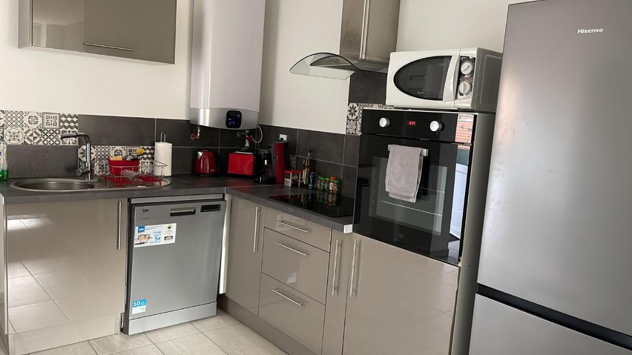 Superbe Appartement Roanne Exteriör bild